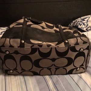 Black/grey signature coach shoulder bag